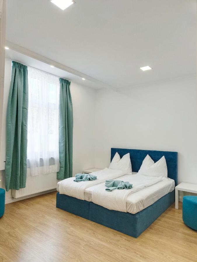 Ruyi Holiday Sopron Extérieur photo