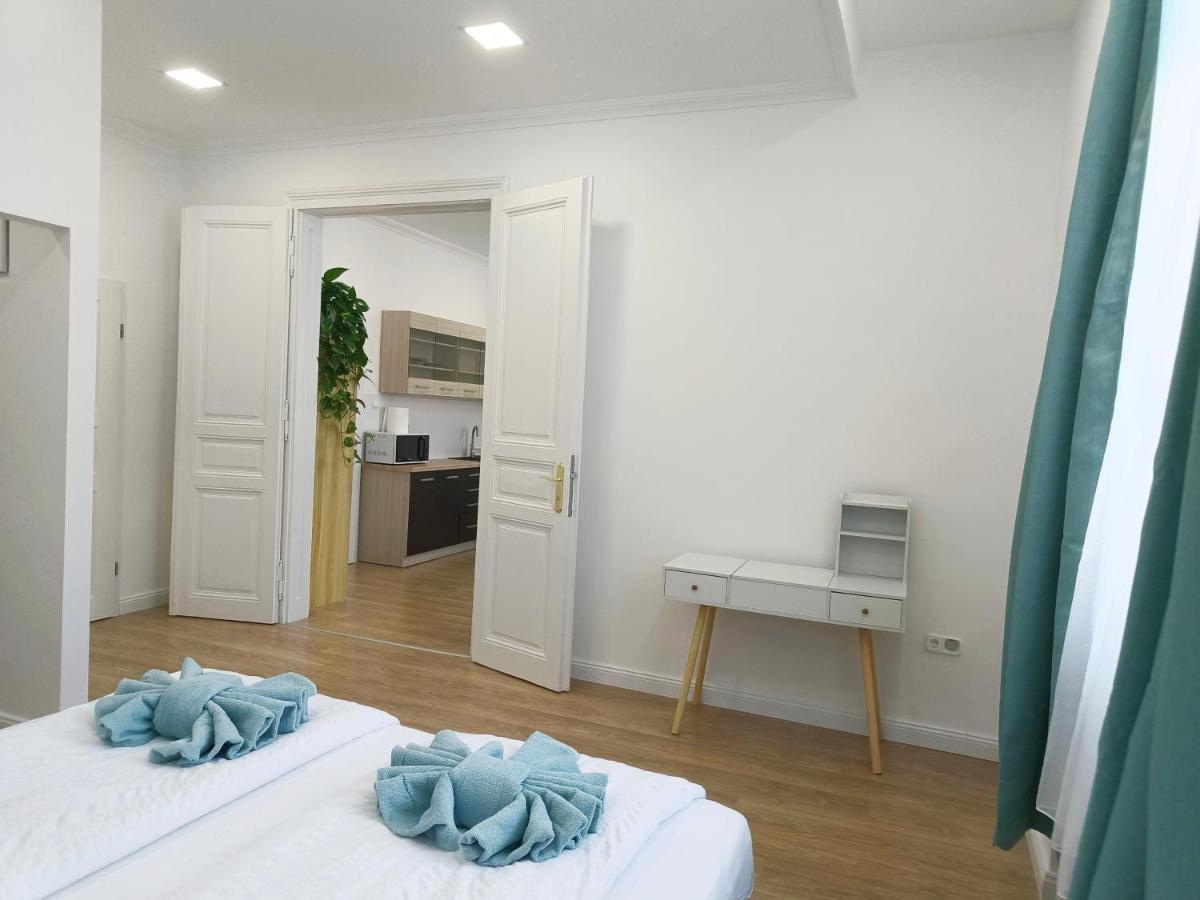 Ruyi Holiday Sopron Extérieur photo