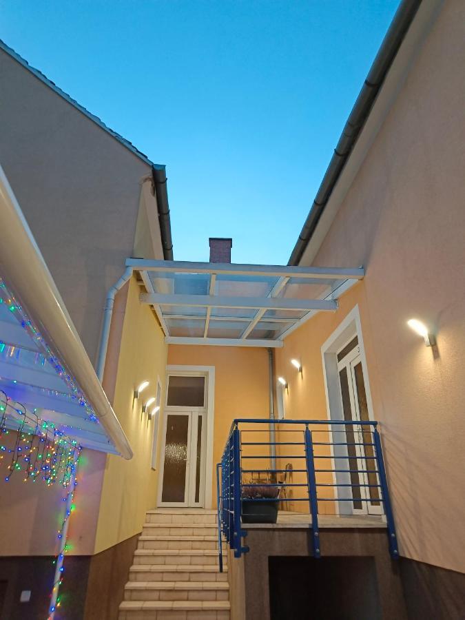 Ruyi Holiday Sopron Extérieur photo