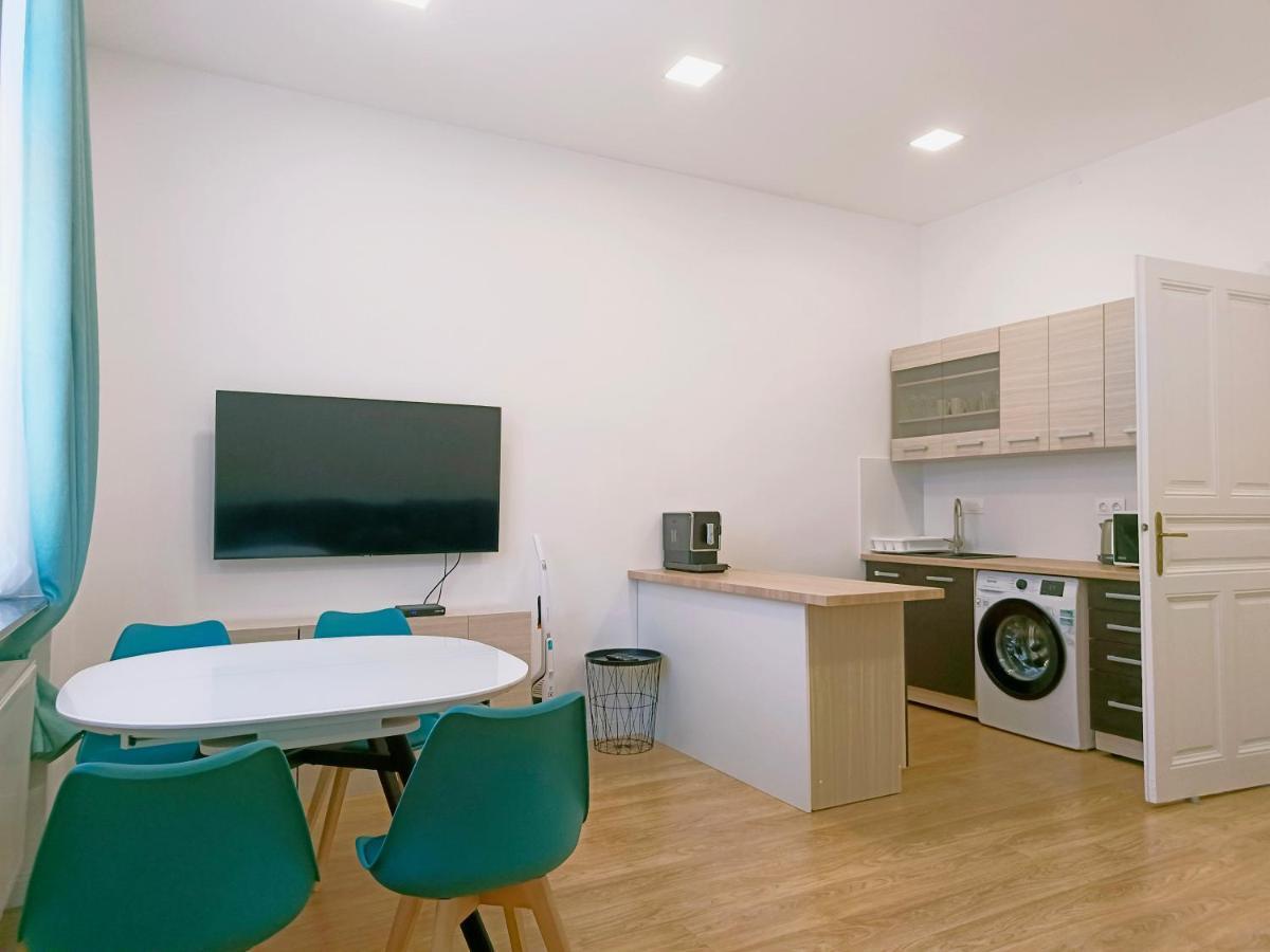 Ruyi Holiday Sopron Extérieur photo