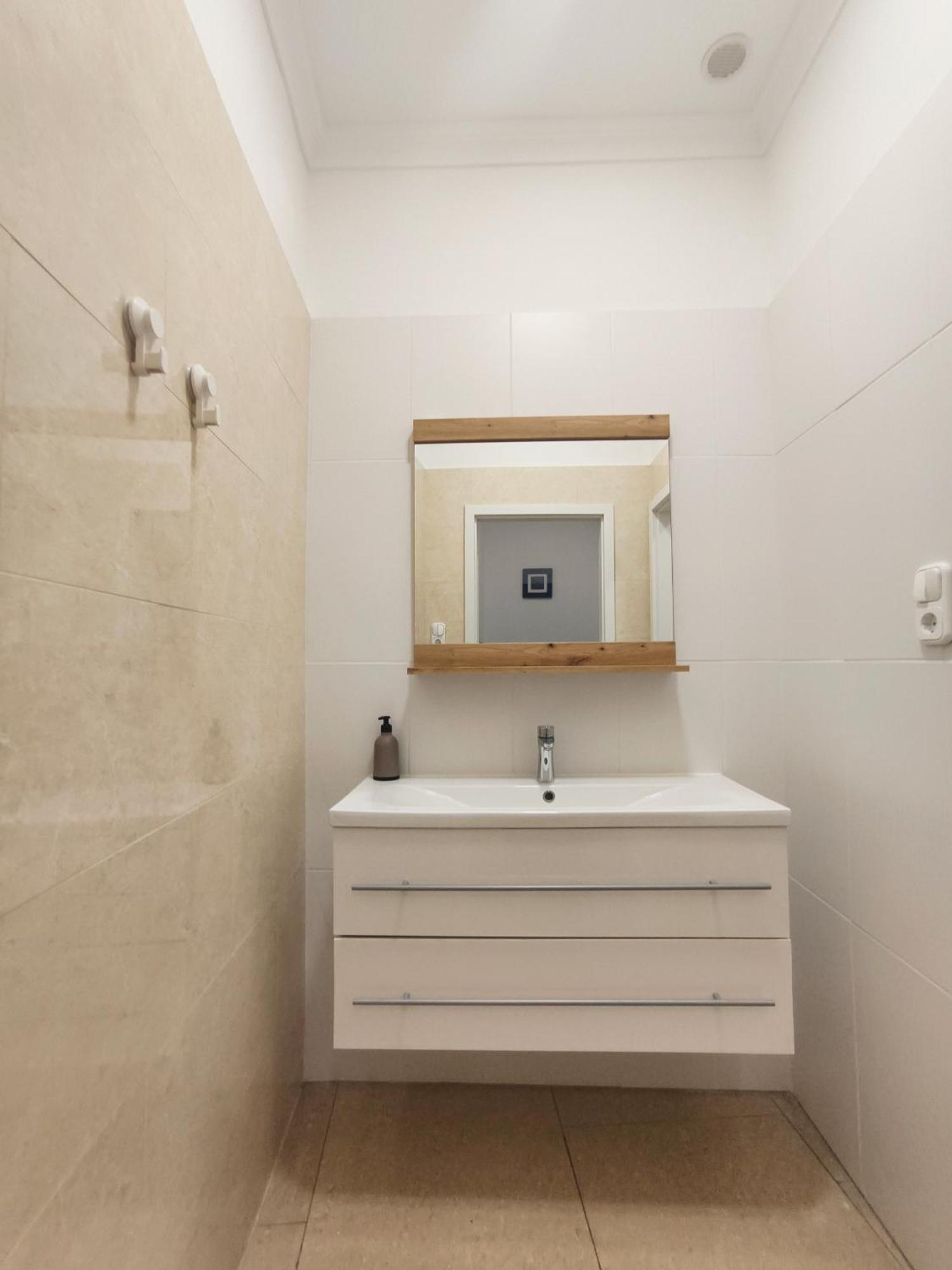 Ruyi Holiday Sopron Extérieur photo