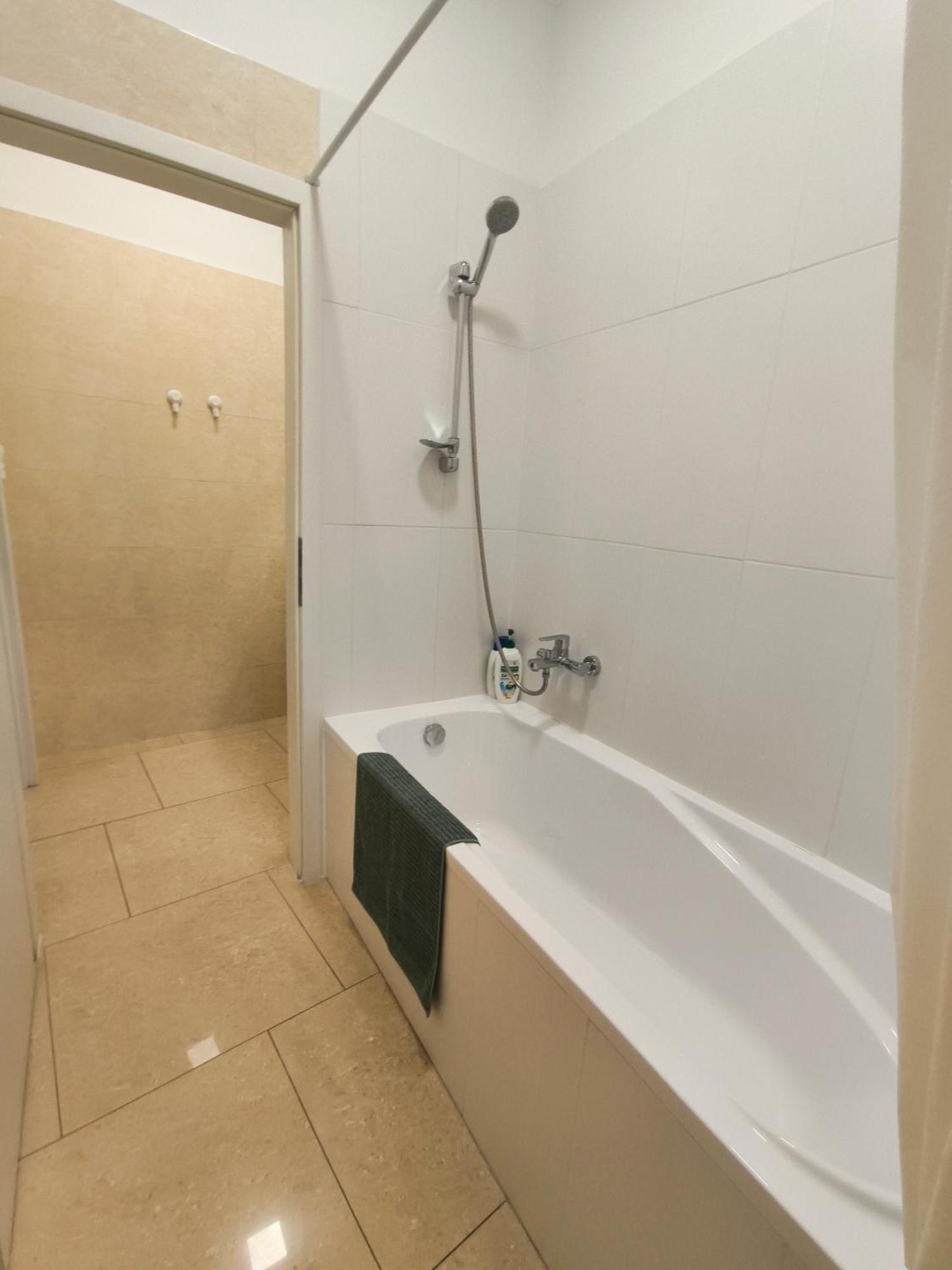 Ruyi Holiday Sopron Extérieur photo
